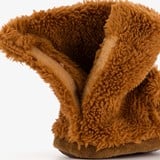 Kinder sloffen beertje bruin