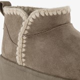 Gevoerde enkellaarsjes met platformzool