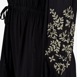 Dames jurk met geborduurde details zwart