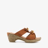 Dames slippers cognac met bloemen