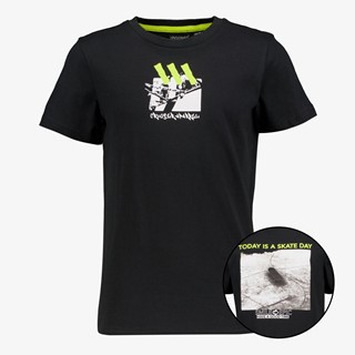 Unsigned jongens T-shirt met backprint skateboard