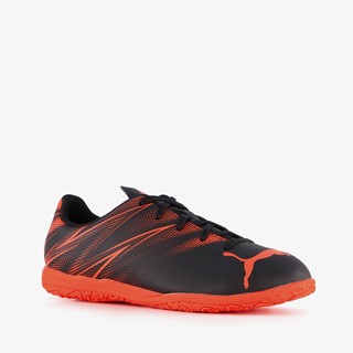 Puma Attacanto IT kinder zaalschoenen zwart rood