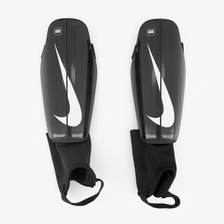 Nike Charge Shinguards scheenbeschermers zwart wit