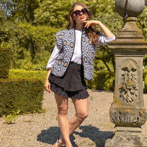 Dames short met broderie zwart