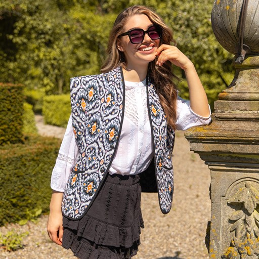 Dames gilet met grafisch design