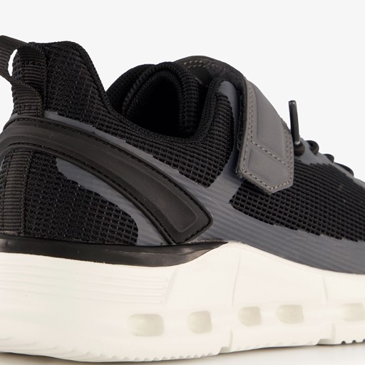 Jongens sportschoenen zwart grijs