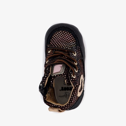Leren babyschoenen met stippen en hartjes