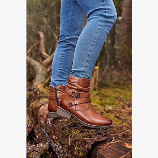 Gevoerde leren dames enkellaarsjes