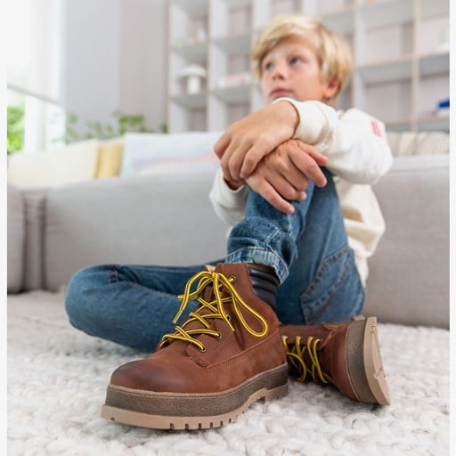 Leren jongens veterboots met gele veters