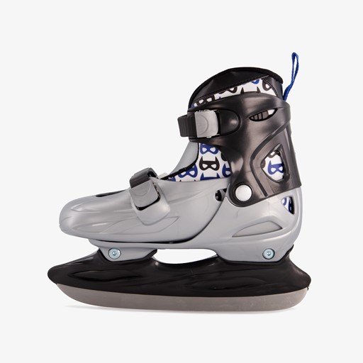 Kasked Rider kinder ijshockeyschaatsen