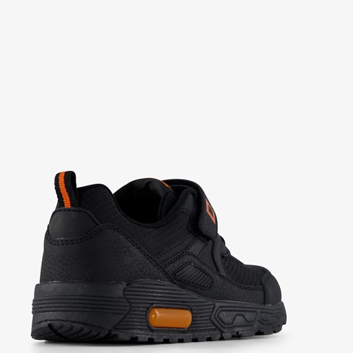 Jongens sneakers zwart met airzool