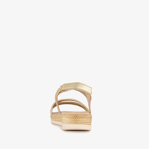 Meisjes sandalen met sleehakje goud
