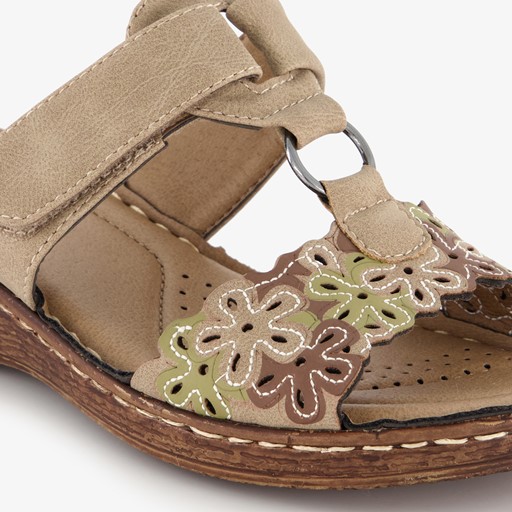 Dames slippers met sleehak taupe