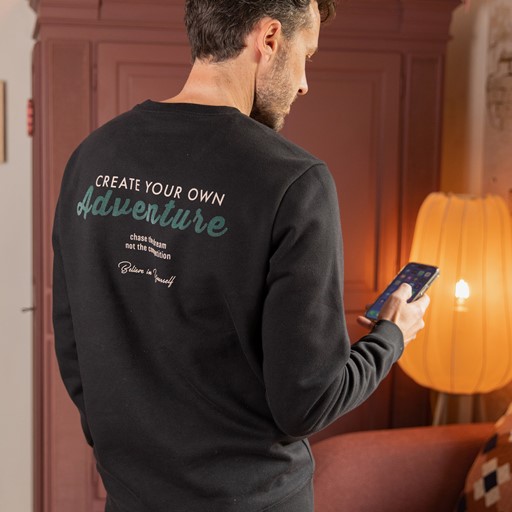 Heren sweater met backprint zwart