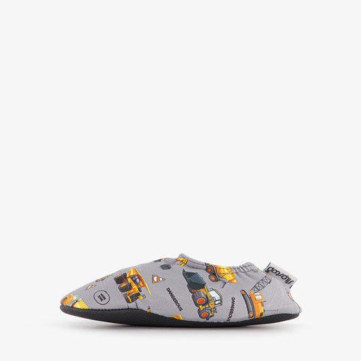 Kinder schoenen grijs met vrachtwagens