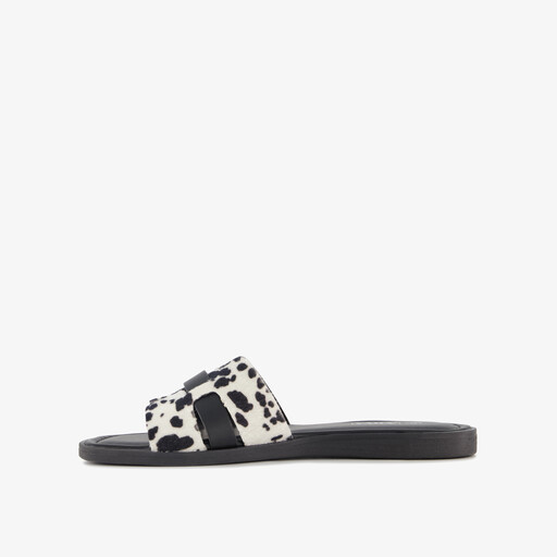 Dames slippers met koeienprint