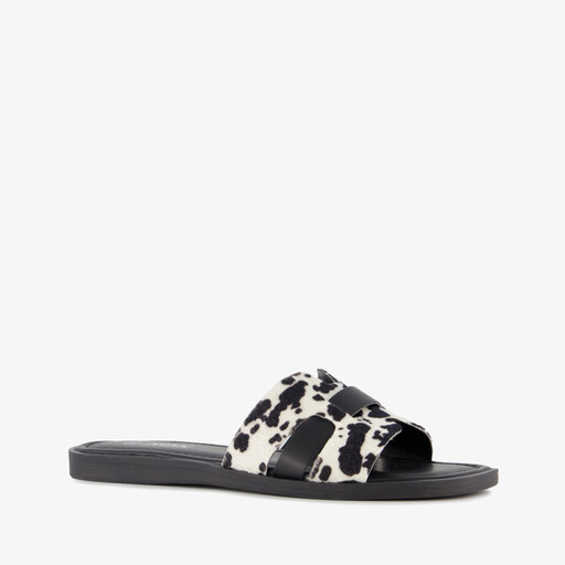 Dames slippers met koeienprint