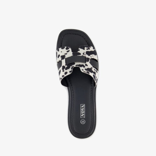 Dames slippers met koeienprint