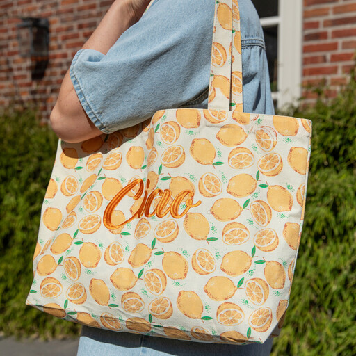 Dames shopper met citroenen