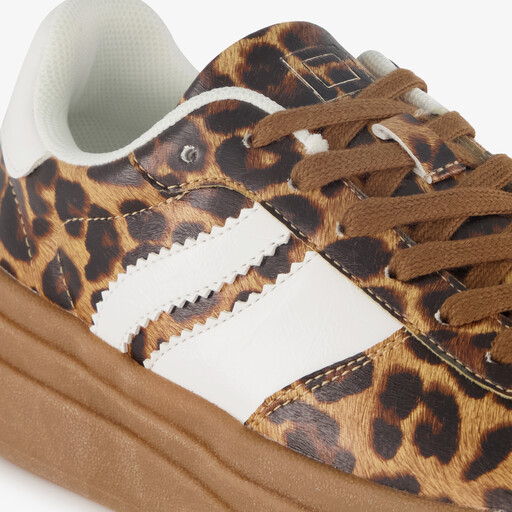 Dames sneakers met plateauzool en panterprint bruin