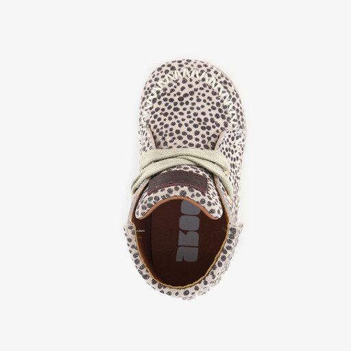 Leren babyschoenen met stippen en franjes beige