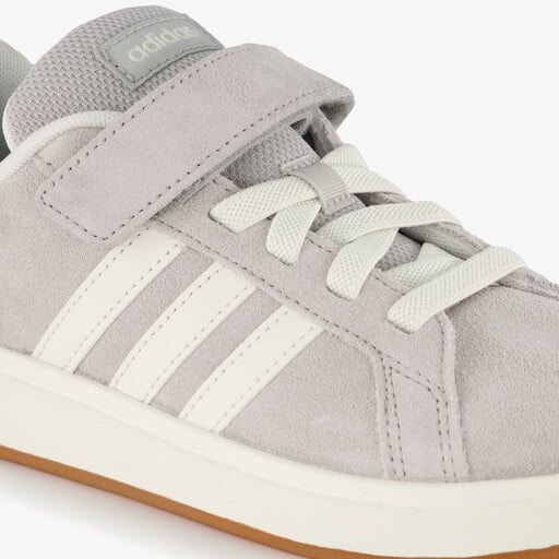 Grand Court 00s suede kinder sneakers grijs