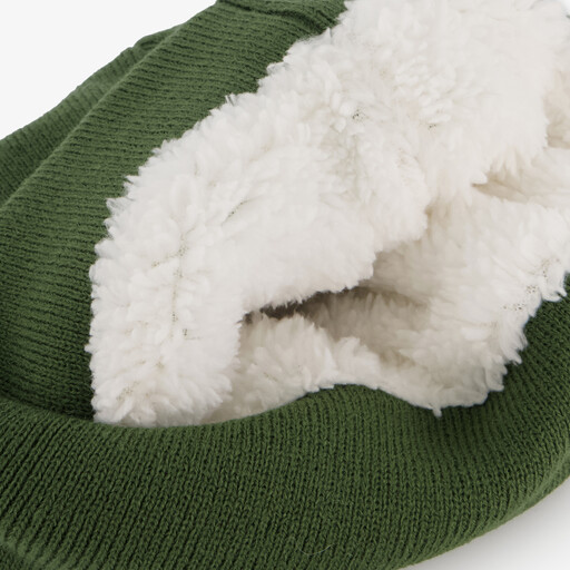 Gebreide jongens muts met teddyvoering groen blauw