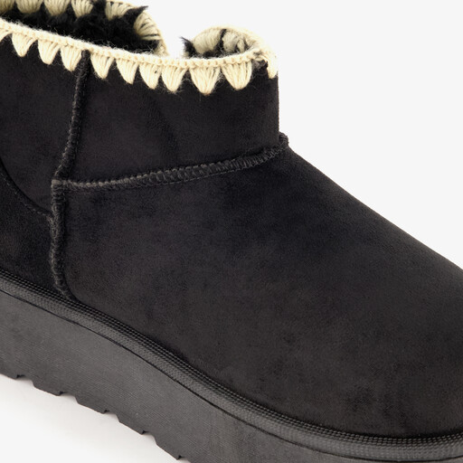 Lage gevoerde dames boots zwart