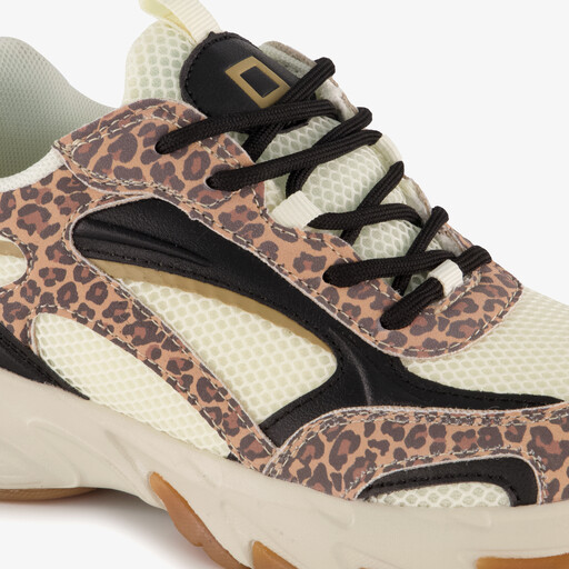 Meisjes sneakers met panterprint details bruin beige