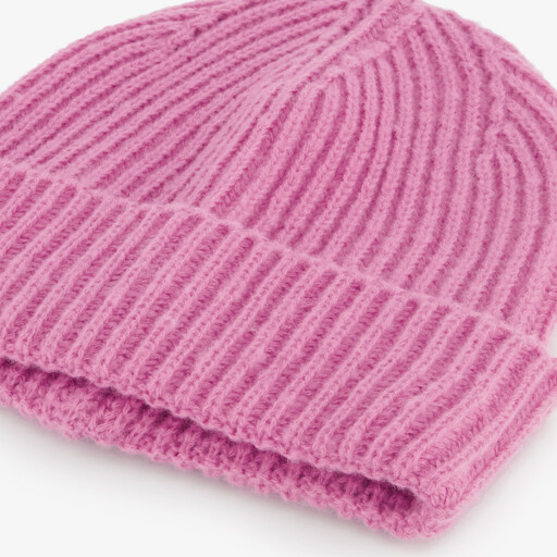 Ribgebreide dames muts roze