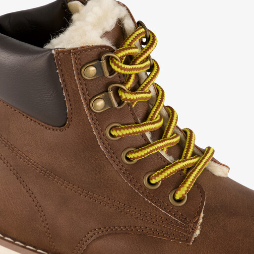Gevoerde jongens veterboots cognac bruin