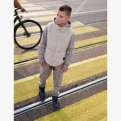 Jongens hoodie met borstzakje beige
