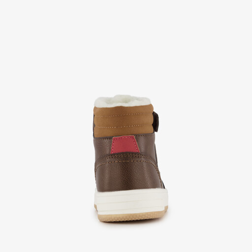 Gevoerde jongens veterboots bruin