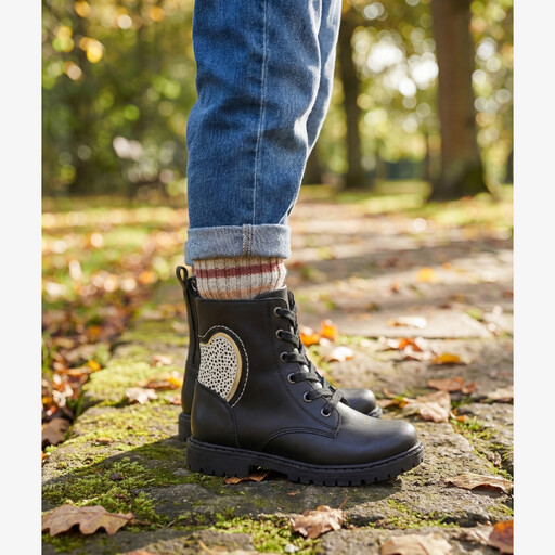 Leren meisjes veterboots met hartje zwart