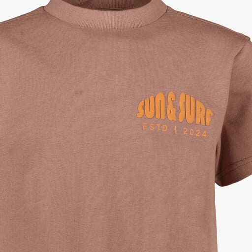 Jongens T-shirt met backprint bruin