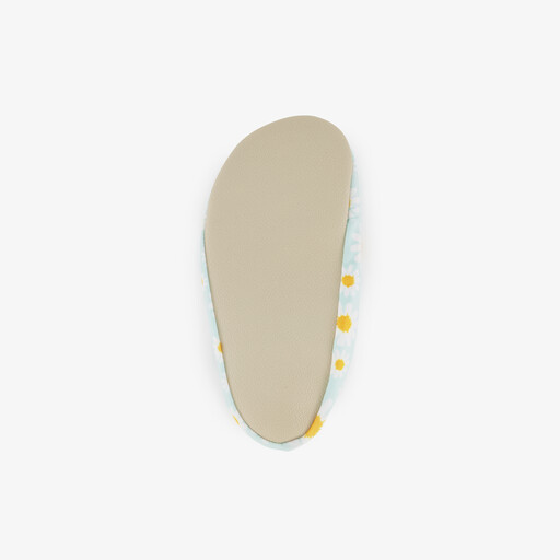 Kinder schoenen met madeliefjes lichtblauw