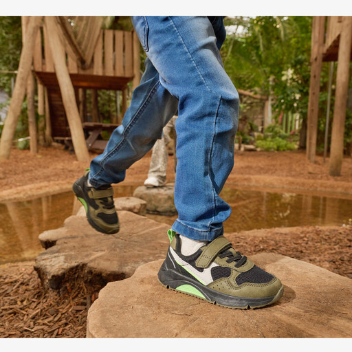 Jongens sneakers groen zwart