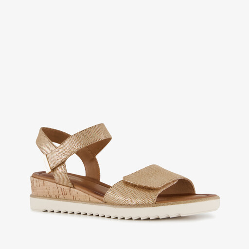 Dames sandalen met sleehak goud