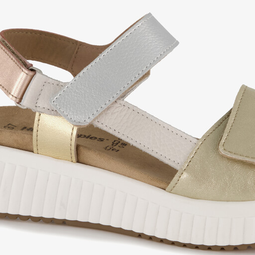 Leren dames sandalen met plateauzool goud