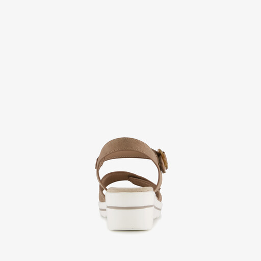 Dames sandalen met sleehak cognac bruin