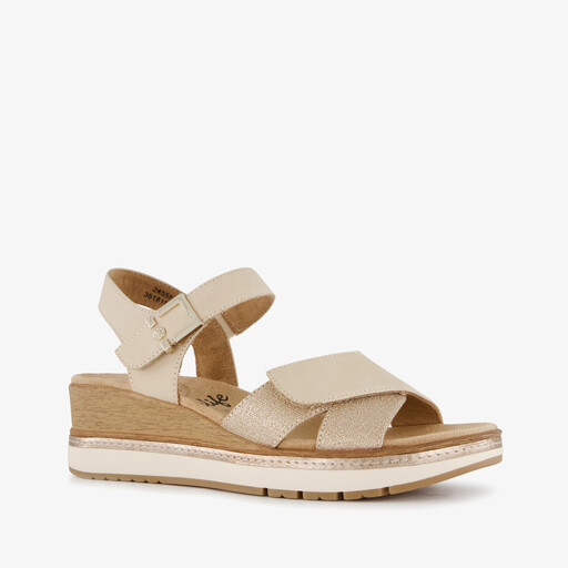 Dames sandalen met sleehak goud