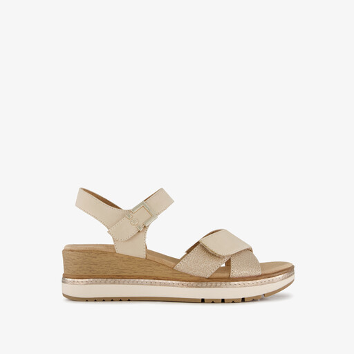 Dames sandalen met sleehak goud