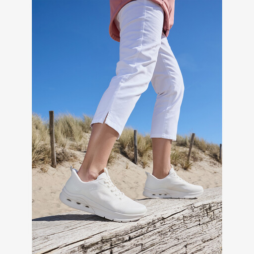 Slip-ins: BOBS Sport Arc Waves dames sneakers wit