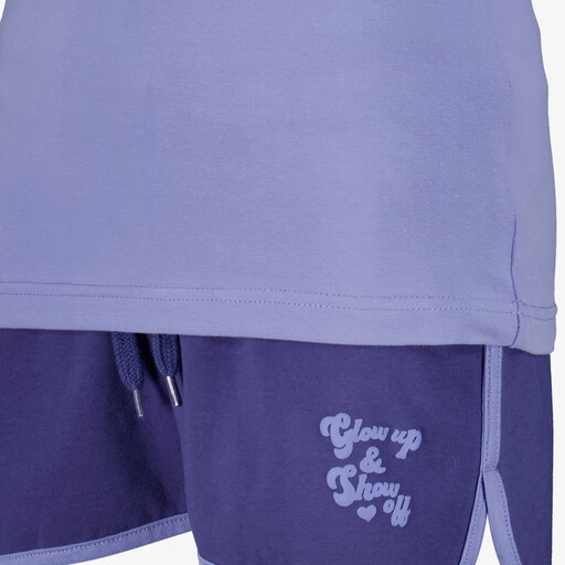 Cropped meisjes sport T-shirt met tekstopdruk paars