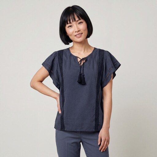 Dames blouse met korte mouwen en kwastjes