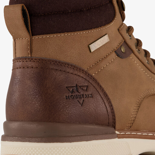 Gevoerde heren veterboots bruin