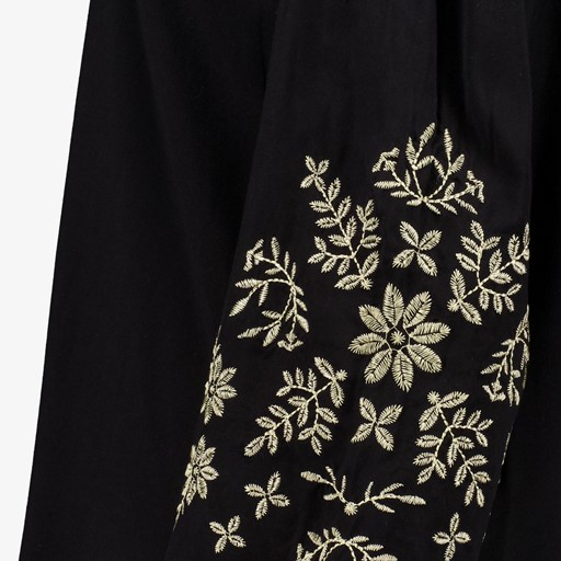 Dames blouse met geborduurde details