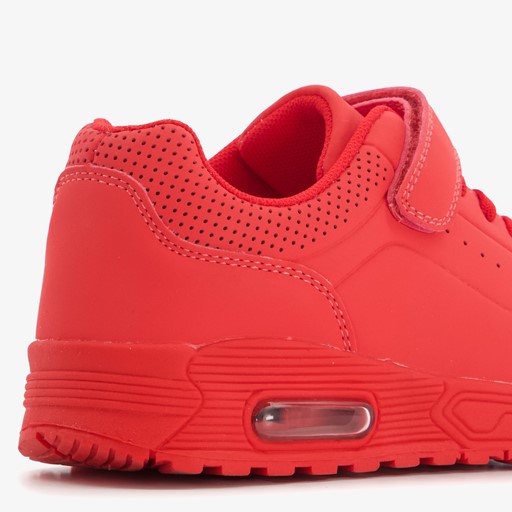 Jongens sneakers rood met airzool