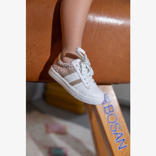 Leren meisjes sneakers met gouden hartjes