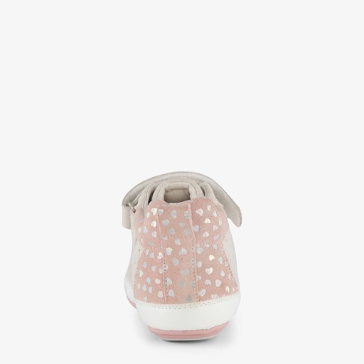 Leren babyschoenen met hartjes